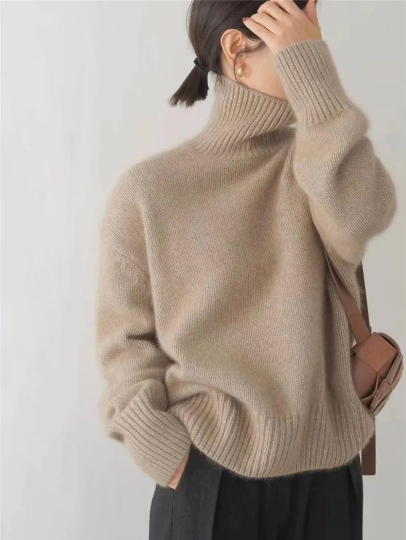 Isabella - Elegant Cashmere Turtleneck