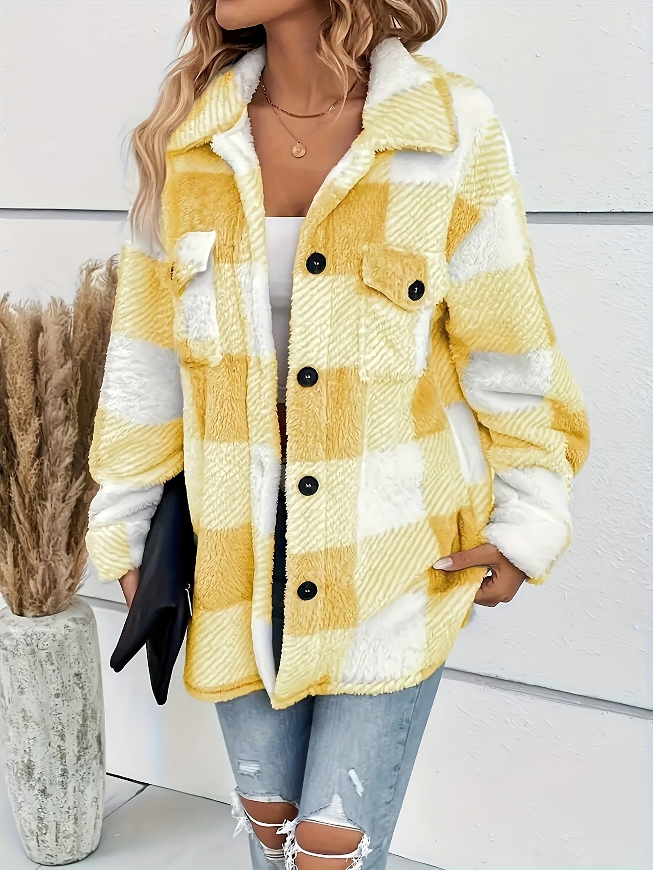 Doreline - Cozy Checkered Jacket
