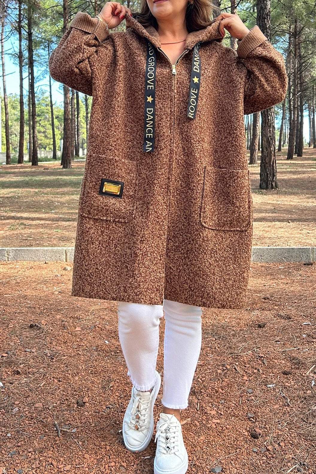 Caroline - Chic Lambswool Hooded Coat